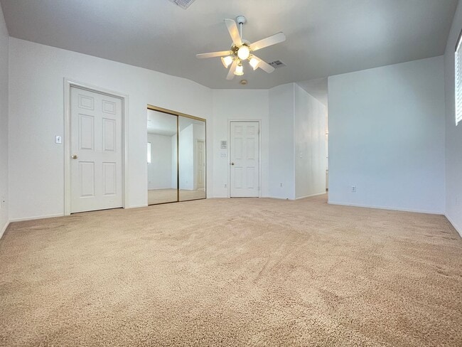 Building Photo - 3bedroom home in a GATED community near the strip