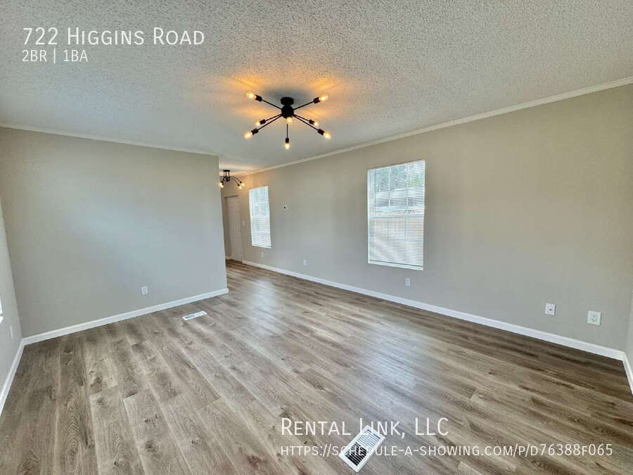 Building Photo - 722 Higgins Rd