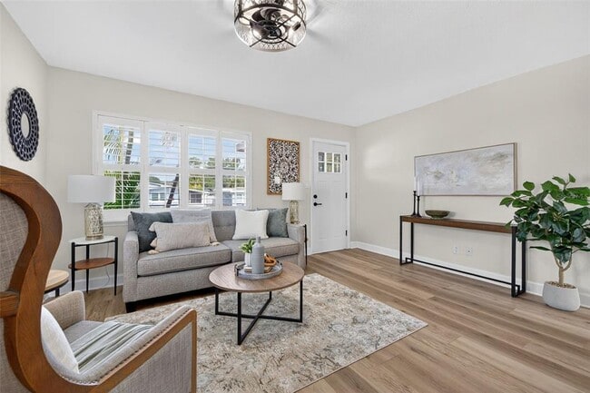 Building Photo - 486 49th Ave N