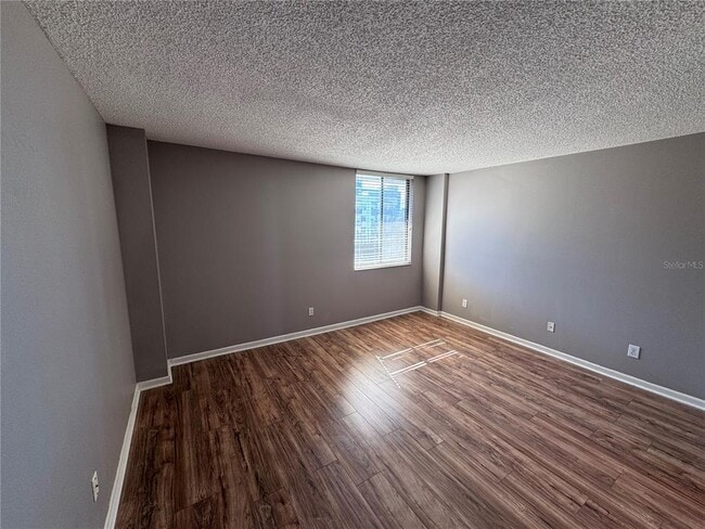 Building Photo - 201 W Laurel St