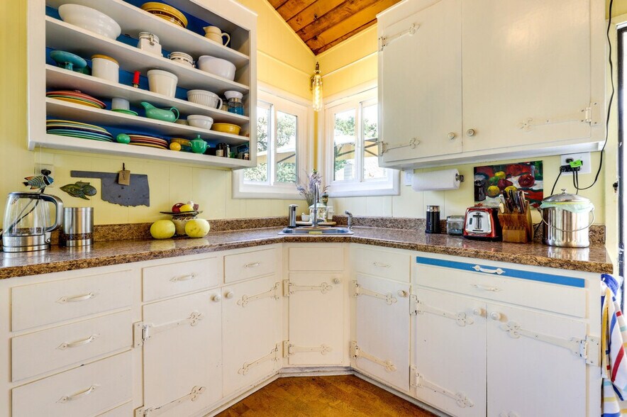 Building Photo - 4460 Lakeside Rd