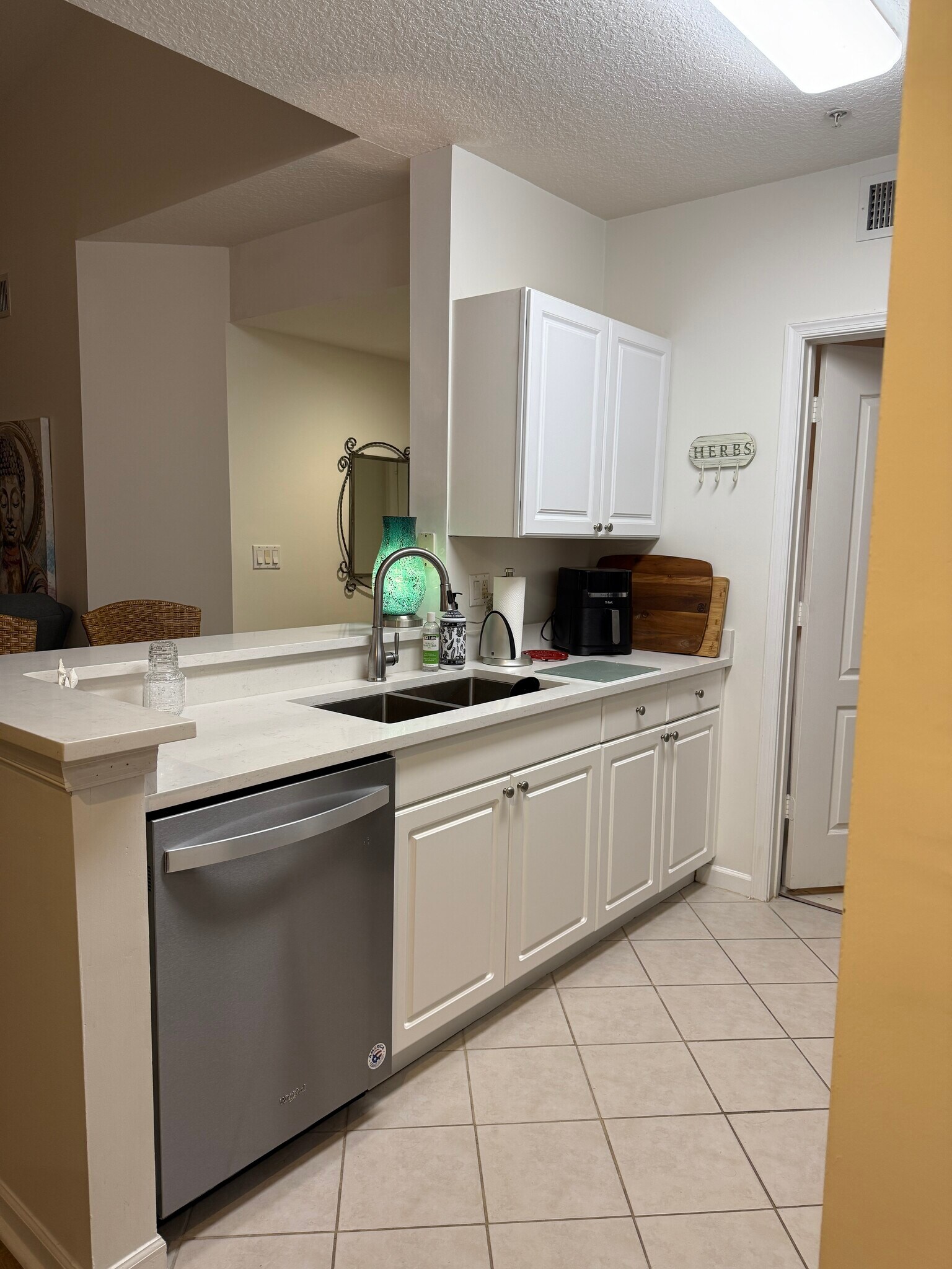 Building Photo - 5095 Fairways Cir