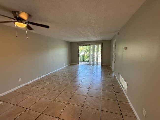 Building Photo - 3700 S Osprey Ave