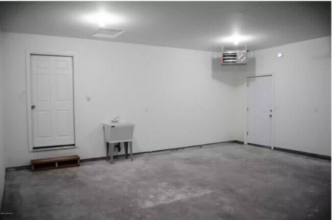 Building Photo - 951 W Cache Dr