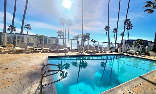 Building Photo - Malibu 2 Bedroom Ocean View Condo (Ocean s...