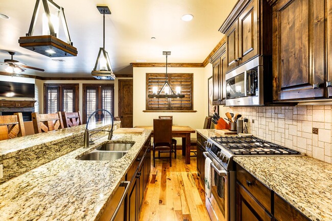 Building Photo - Furnished Townhome in Jeremy Ranch