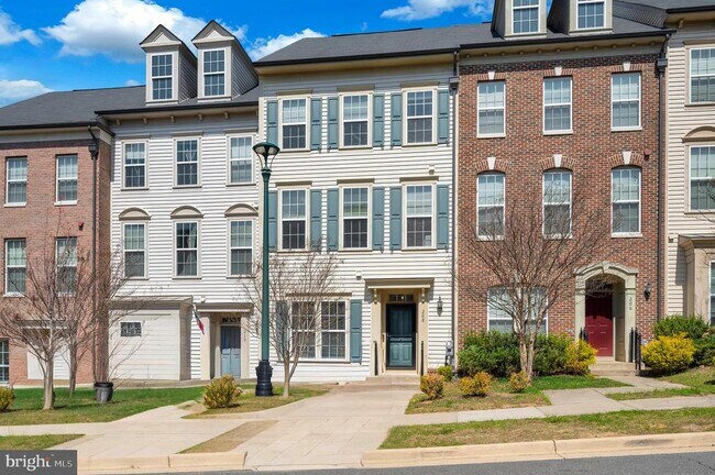 Building Photo - 208 Freesia Ln