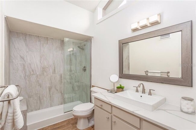 Building Photo - FIRST MONTH FREE -  Beautiful remodeled 2 ...