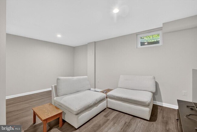 Building Photo - 9821 Owens Ct