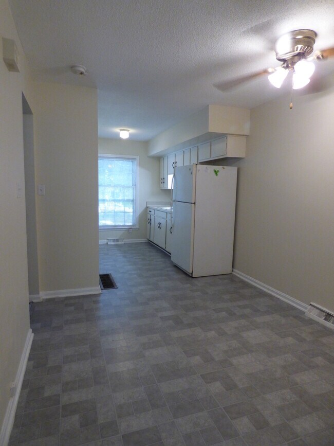 Building Photo - ORR731/733