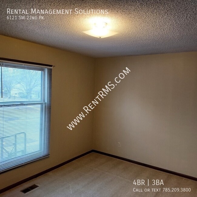 Building Photo - 6121 SW 22nd Park