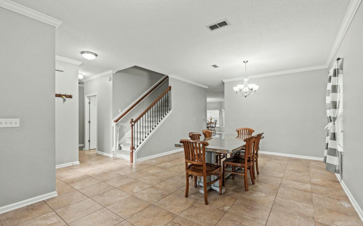 Building Photo - 904 Rose Garden Ct