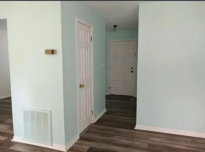 Building Photo - 294 SW Greenridge Ln