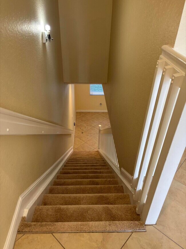 Building Photo - 590 Amador Ln