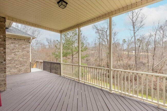 Building Photo - 1661 Jamestown Ave