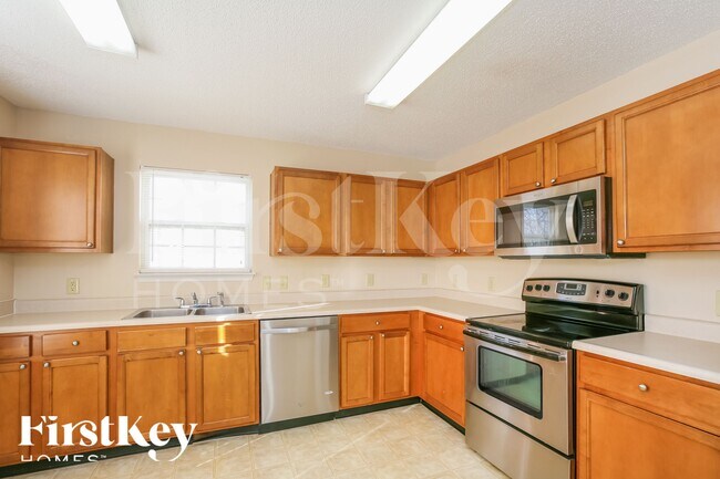 Building Photo - 10871 Zimmerman Ln