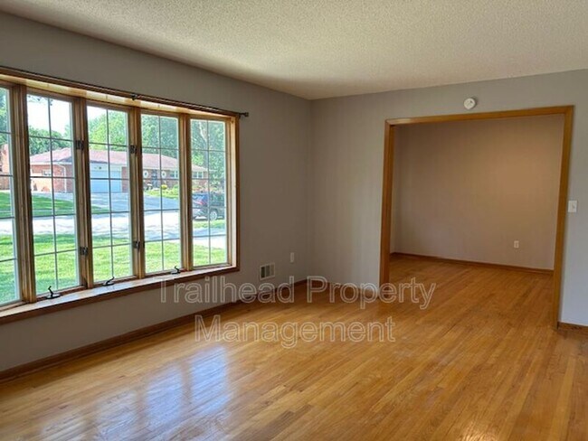 Building Photo - 1706 NE 77th St