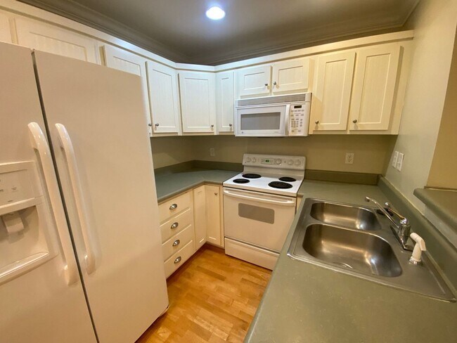 Building Photo - LEASING FOR AUGUST 2026! WOODLANDS OF ATHENS