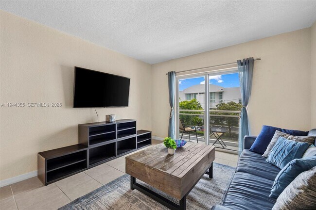 Building Photo - 1475 SE 15th St