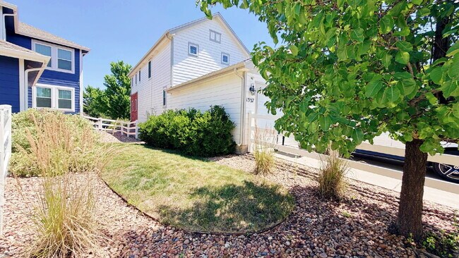 Building Photo - Fantastic 4 Bed 2.5 Bath + Office 2 Car Attached Garage in Murphy Creek Community Pool + Tennis C...