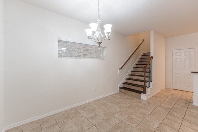 Building Photo - 13527 Vista De Oro St