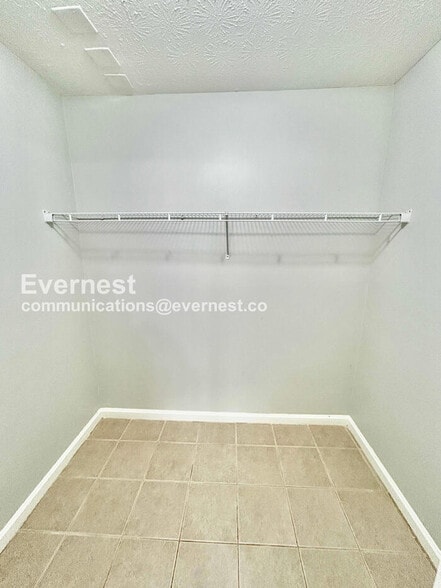 Building Photo - 5049 Donnell Way