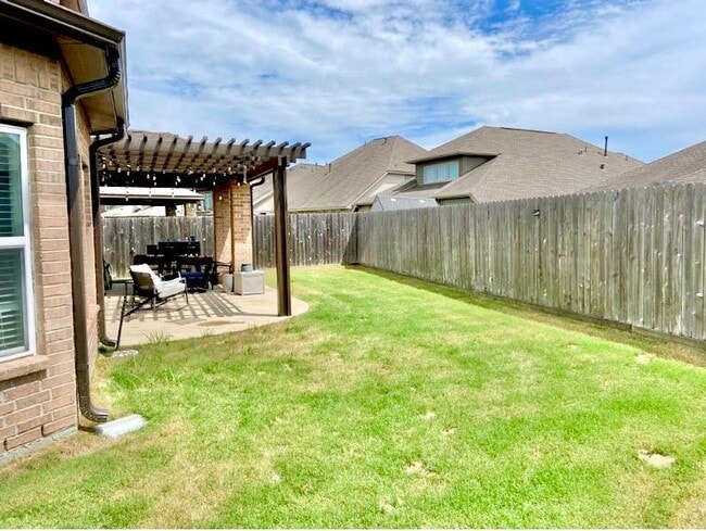 Building Photo - 4310 Maytree Ln