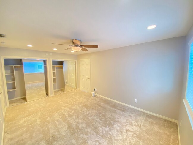 Building Photo - Unique 4 Bedroom 2 bath Guest Home in Ocea...