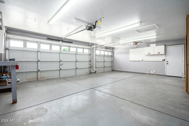 Building Photo - 3780 S Shiloh Way