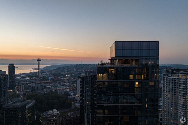 Building Photo - The Ivey on Boren