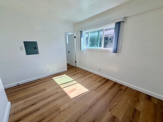 Building Photo - Newly Remodeled 1BD/1BA Near Del Norte BART w/ Parking & Modern Finishes | El Cerrito
