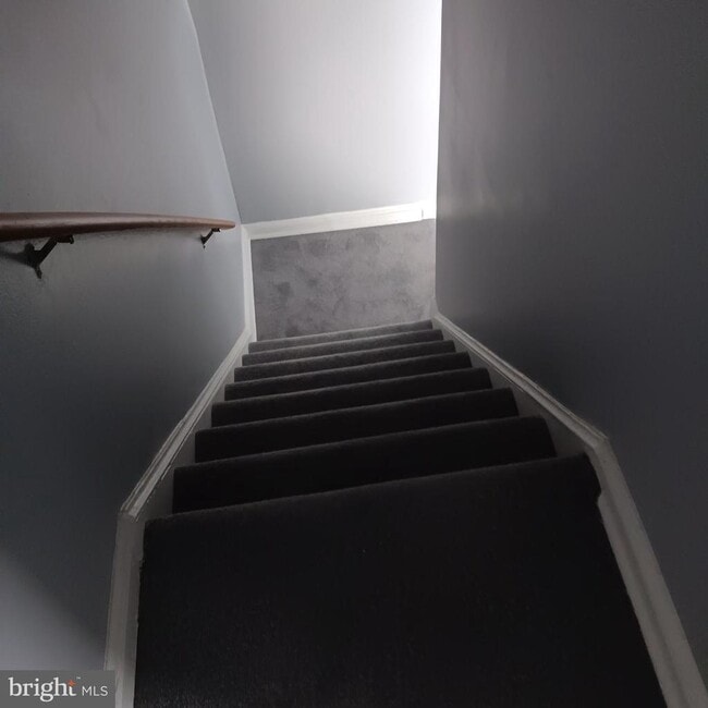 Building Photo - 1971 Addison Rd S