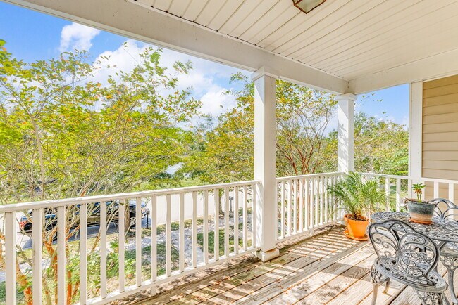 Building Photo - 34 Bushwood Dr