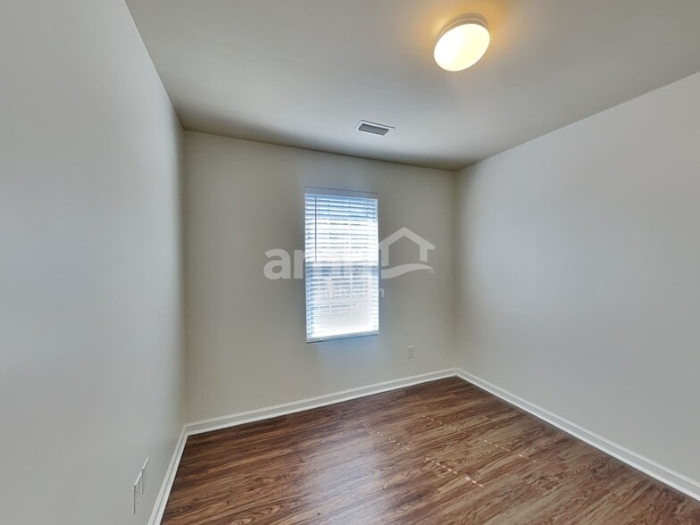Building Photo - 6215 Thompson Brook Ln
