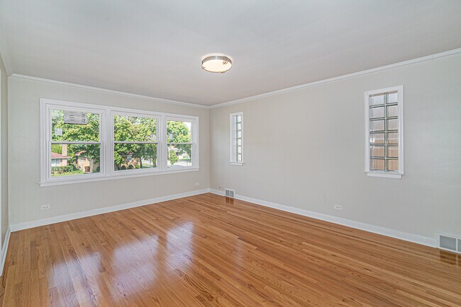 Building Photo - 4207 Main St