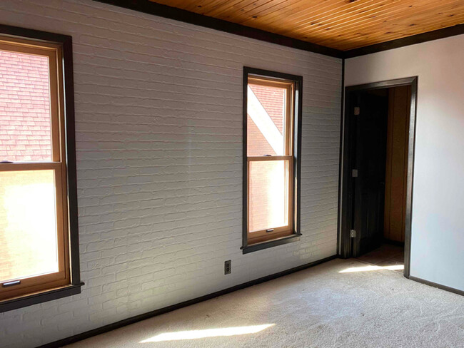 Building Photo - 271 Duke St