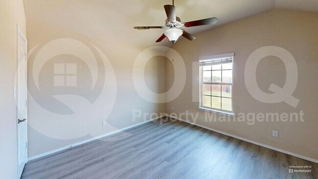 Building Photo - 400 Plum Ct