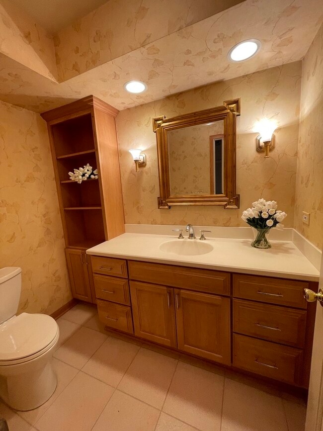 Building Photo - 1119 Deerfield Rd