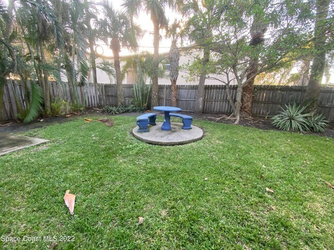 Building Photo - 380 N Brevard Ave