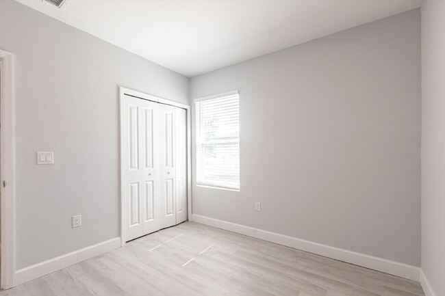 Building Photo - BRAND NEW Construction, 3 bed / 2 bath Ren...