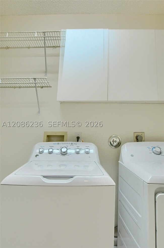 Building Photo - 11622 Creekside Dr