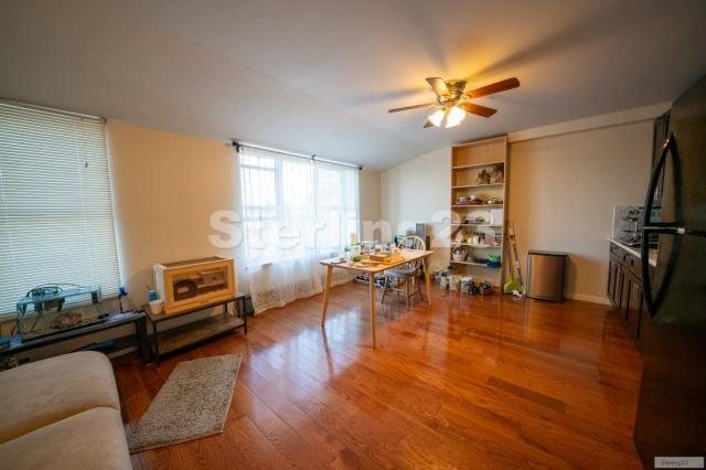 Building Photo - 2 bedroom in Long Island City NY 11105