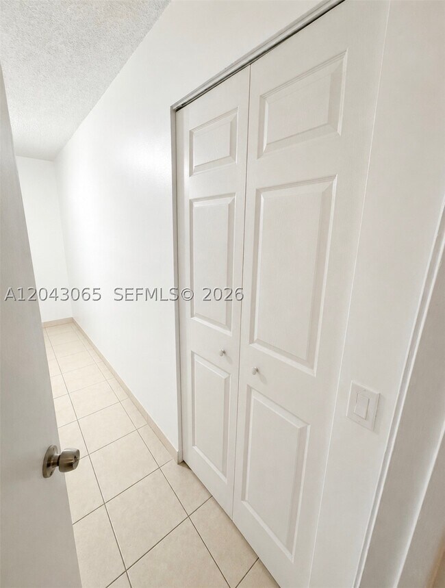 Building Photo - 8475 SW 156th Ct