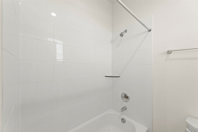 Building Photo - 3335 Verdant Ln