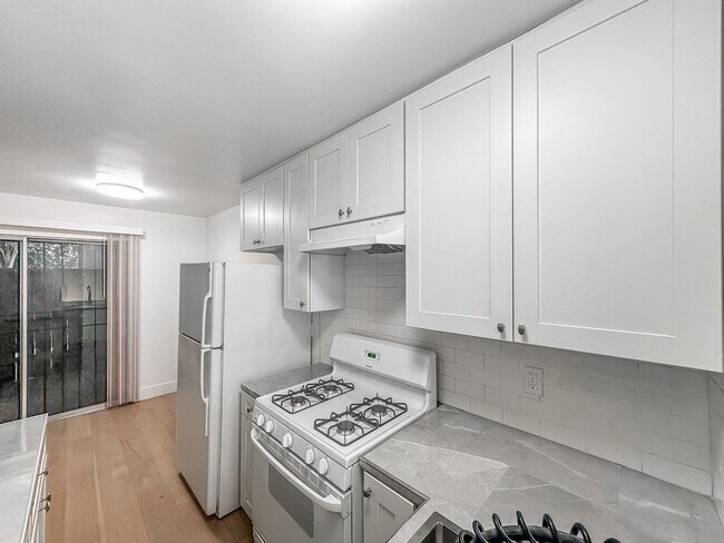 Building Photo - SD: Comfortable 2BD/2BA Condo in Chula Vista with Covered Patio & 2 Parking Spaces