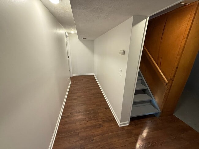 Building Photo - 3BR off 50th and Center