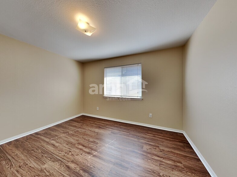 Building Photo - 5401 Pecan Creek Cir