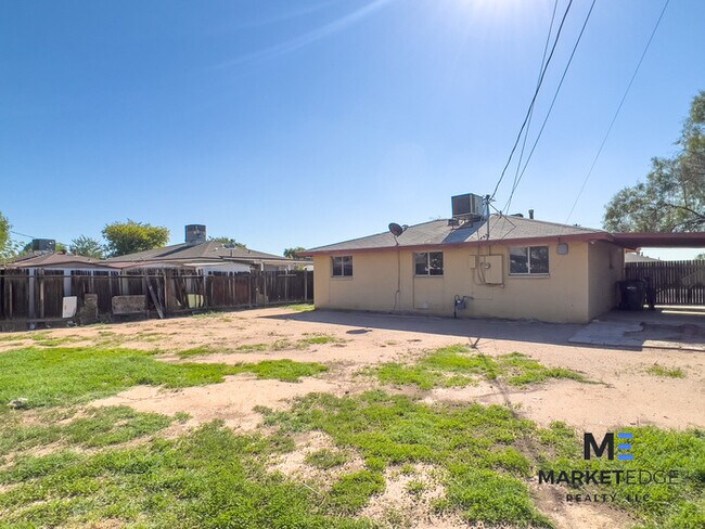 Building Photo - 3 Bed/ 1 Bath at 67th /Indian School! Appl...
