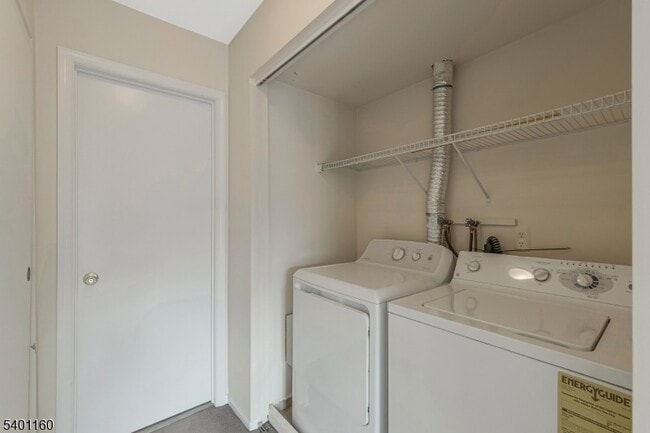 Building Photo - 62 Bentley Ct