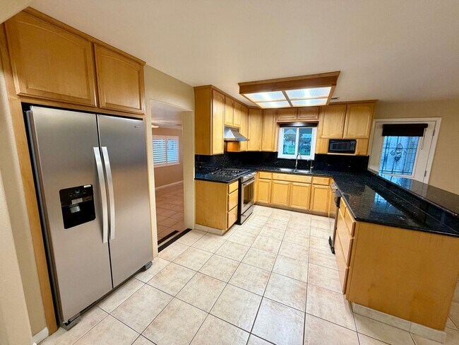 Building Photo - 3 Bed 1 Bath on a quiet country road